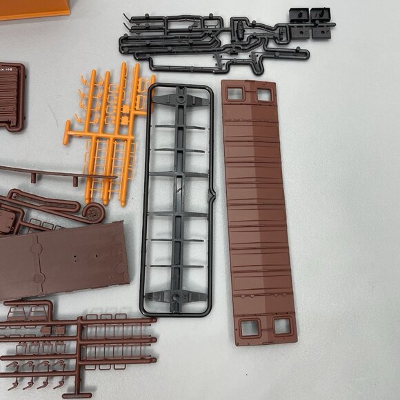 InterMountain HO North American NADX 102 Hormel Ice Reefer Train Car Kit - Picture 9 of 15